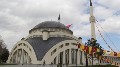 Diyanet İşleri Başkanı Prof. Dr. Ali Erbaş: 40 yıl camisiz üniversiteler olduğu memlekette