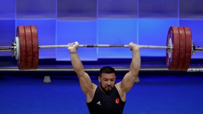 Milli halterci Daniyar İsmayilov,  Avrupa şampiyonu