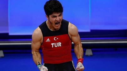 Milli halterci Muhammed Furkan Özbek,  Avrupa şampiyonu oldu