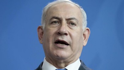 Netanyahu hakim karşısında: Savcılık,  "görevini kötüye kullanmakla" suçladı