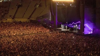 Normale dönen Yeni Zelanda’da 50 bin kişilik konser