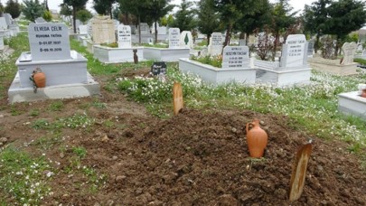 Öldü diye defnettikleri babalarını karşılarında görünce hayatlarının şokunu yaşadılar