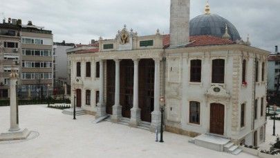 Restorasyonu tamamlanan Teşvikiye Camisi yeniden ibadete açıldı
