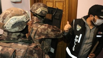 Şafak vakti nefes kesen operasyon: Aralarında yüzbaşı ve üsteğmenler de var!