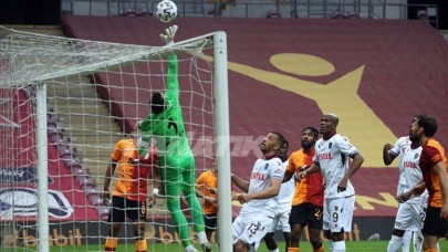 Trabzonspor galibiyeti kaçırdı,  Galatasaray son anda yakaladı: Kaybedenler kulübü!