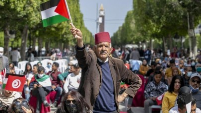 Tunuslular,  Toprak Günü münasebetiyle Filistin'e destek gösterisi yaptı