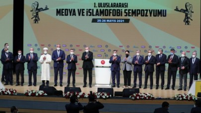 Bakan Ersoy: İslam'ı ve Müslümanları terörle,  şiddetle özdeşleştirme çabaları yoğun şekilde sürüyor