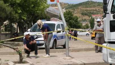 Bergama'da feci kaza: Erol Yılmaz ve Özgür Aydemir öldü