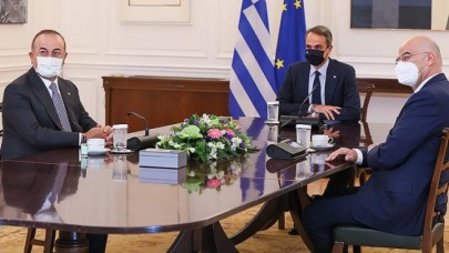 Çavuşoğlu ve Dendias basın toplantısı düzenledi: Yunanistan'la anlaştık