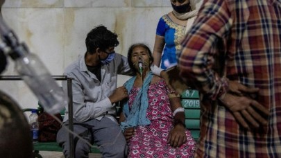 Çin,  Hindistan'da koronavirüs nedeniyle hayatını kaybedenlerle dalga geçti