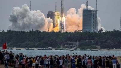 Çin'in fırlattığı roket Dünya'ya düşecek: ABD tarih verdi!