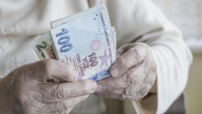 Emekliler temmuzu iple çekiyor! Zamlı maaşlar hesaplandı,  bakın ne kadar olacak!