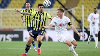 Fenerbahçe'ye Sivasspor darbesi: Mucizeye kaldı!