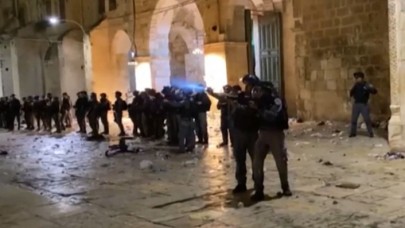 İsrail şiddeti sürüyor: Yaralananların sayısı 300'ü geçti