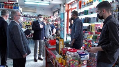 İzmir'de MÜSİAD üyeleri,  vatandaşların bakkal borçlarını üstlendi