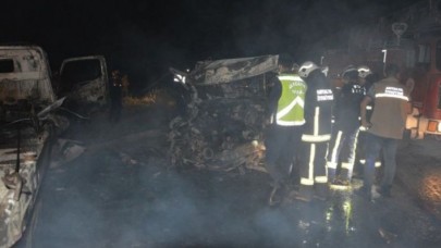 Korkuteli'nde kaza yapan araç yandı: Sabri Kavuk ve İsa İşlek öldü