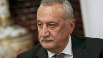 Mehmet Ağar 'Dilim sürçtü,  özür dilerim!' dedi,  Sedat Peker'e de seslendi 