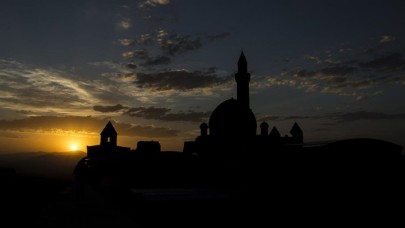 Osmanlı yadigarı İshak Paşa Sarayı'nda gün batımı