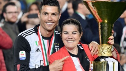 Ronaldo'nun annesi ağzından kaçırdı: Oğlunun gelecek yıl oynayacağı takımı açıkladı!