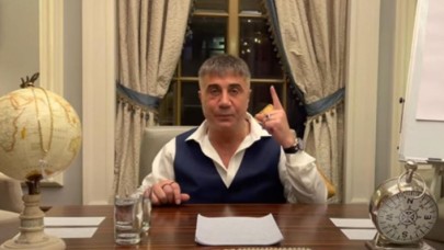 Sedat Peker,  yine mekan değiştirdi: Masanın üzerine koyduğu nesneler dikkat çekti!