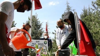 Şehit annesine verilebilecek en güzel Anneler Günü hediyesi