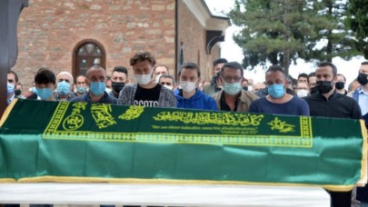 Ünlü spiker Fikret Engin son yolculuğuna uğurlandı: Gözyaşları sel oldu!