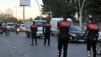 Yeni dönem başladı: Berberler,  lokanta ve kafeler ne zaman açılacak? 65 yaş üstü ne yapacak? 