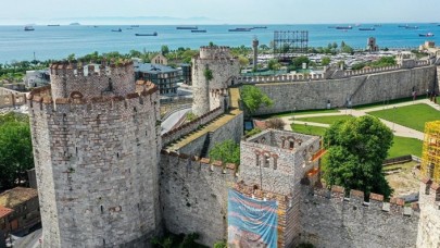 Zamana meydan okuyan Yedikule Hisarı'nda restorasyon çalışmaları sürüyor