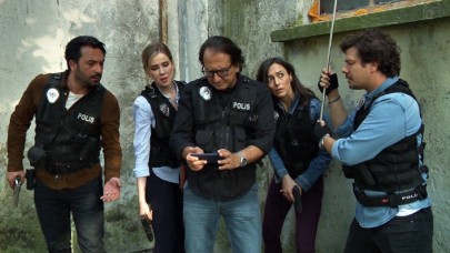 Arka Sokaklar'da yaprak dökümü: Sevilen isim diziden ayrılıyor