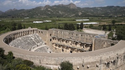 Aspendos Antik Kenti'nin UNESCO'nun kalıcı listesine alınması için çalışma yürütülüyor
