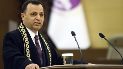 AYM Başkanı Arslan'dan sert çıkış: Aklını ve vicdanını başkalarına kiralayan kişilerden hakim olamaz