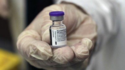 BioNTech mi sebep oldu? Ünlü gazeteci hastanede yaşam savaşı veriyor!