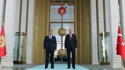 Cumhurbaşkanı Erdoğan,  Kırgızistan Cumhurbaşkanı Caparov'u resmi törenle karşıladı