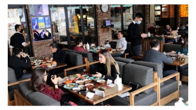 Restoran ve kafelerde kademeli normalleşme başladı