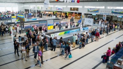 Rusya'dan Türkiye'ye uçuşlar başladı! Ruslar tur şirketlerine akın etti