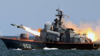 Rusya,  İngiliz savaş gemisine uyarı ateşi açtı!