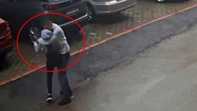 Şehrin göbeğinde güpegündüz kadınlara taciz! Korku filmlerini andıran anlar kamerada