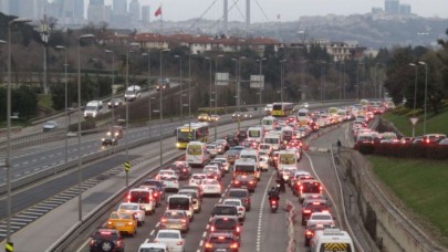 Trafikte yeni dönem: Tüm araçlarda zorunlu olacak!