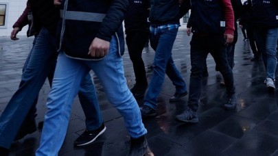 TSK'da operasyon: Aralarında 1 yarbay,  1 binbaşı,  4 yüzbaşı,  2 üsteğmen,  16 astsubay da var