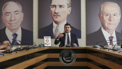 Ülkü Ocakları,  yapay zeka teknolojisiyle geliştirilen,  anlayarak hızlı okuma programını tanıttı