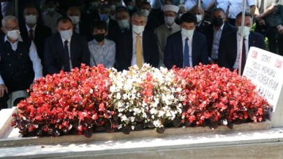 15 Temmuz şehitleri mezarları başında anıldı