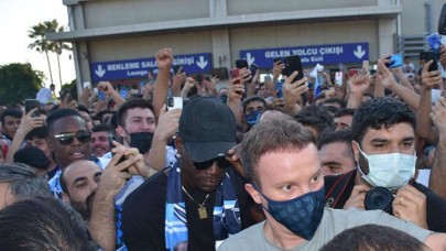 Adana'yı salladı: Balotelli çılgınlığı!