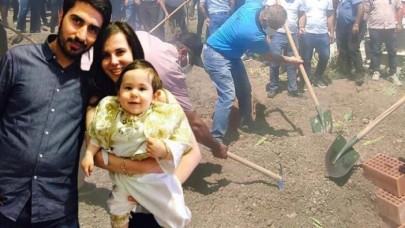 Antalya'da kazada ölen polis İsa Karadine ile oğlu Emir,  yan yana toprağa verildi: Gözyaşları sel oldu!