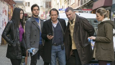 Arka Sokaklar'da yaprak dökümü: Başrol isim diziden ayrılıyor