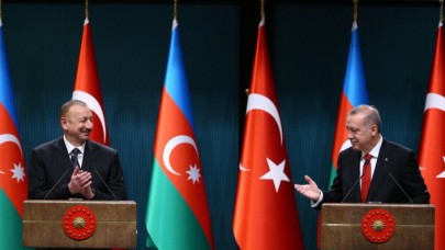 Azerbaycanlı şair Bextiyar yazdı: Dünya Türkün olup,  yene Türkün olacak