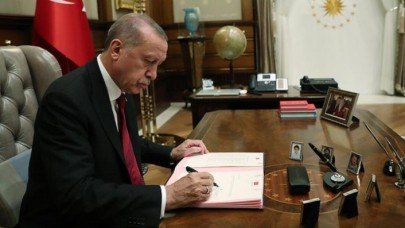 Cumhurbaşkanı Erdoğan imzaladı: Sabaha karşı flaş atamalar