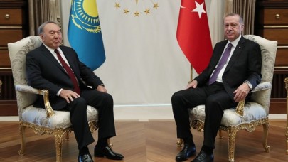 Cumhurbaşkanı Erdoğan,  Kazakistan kurucu Cumhurbaşkanı Nazarbayev ile görüştü