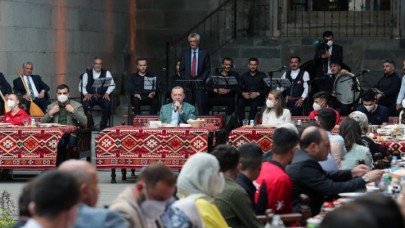 Cumhurbaşkanı Erdoğan Erzurum'da gençlerle buluştu