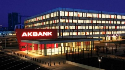 Dünya bankacılık tarihinde bir ilk: Akbank tam 26 saattir çalışmıyor