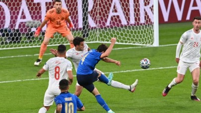 EURO 2020'de İtalya-İspanya maçı nefes kesti: Finalisti penaltılar belirledi